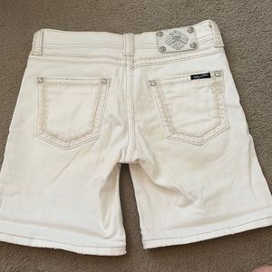 Miss me boyfriend shorts size 26